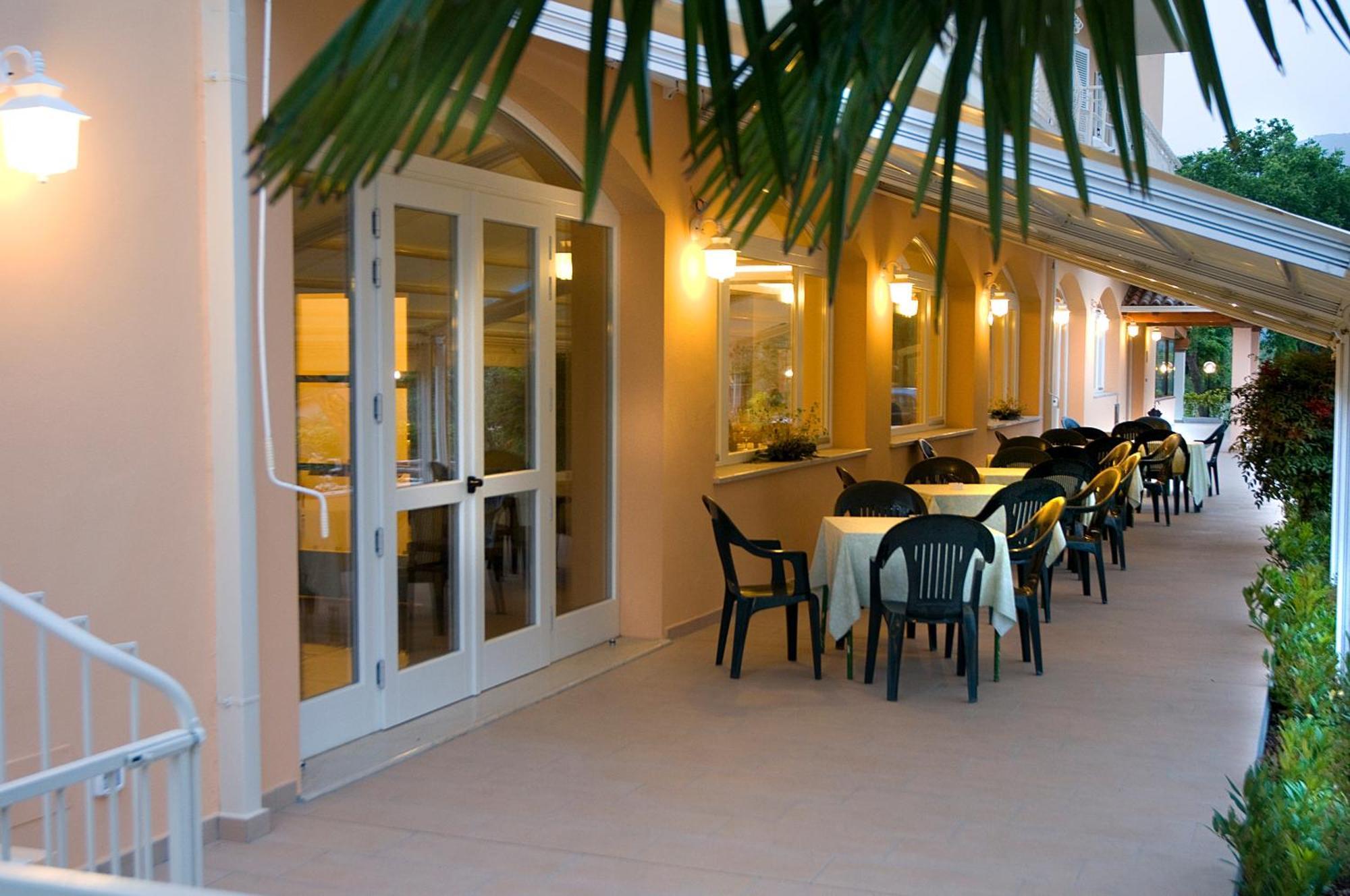 Hotel Panoramica Salò Eksteriør billede